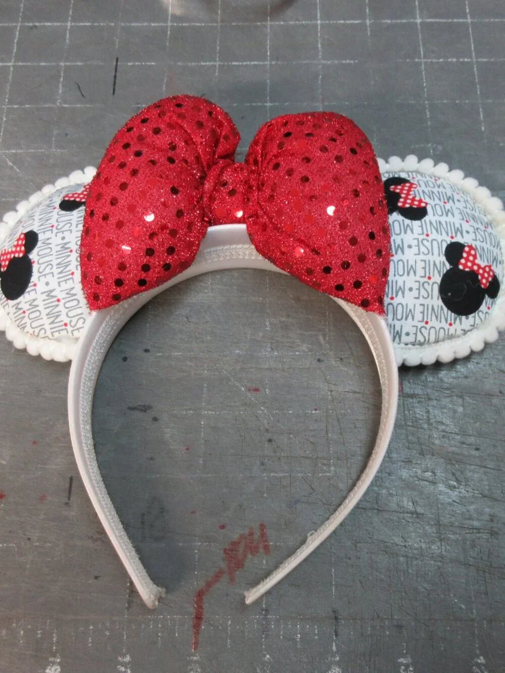 Minnie Mouse Ears - White trim, red Sequin bow fits an adult